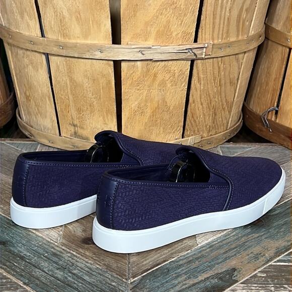 Under Armour DJ Purple Nubuck Leather Slip-On Sneakers Shoes Womens Size 6.5 - Picture 5 of 11